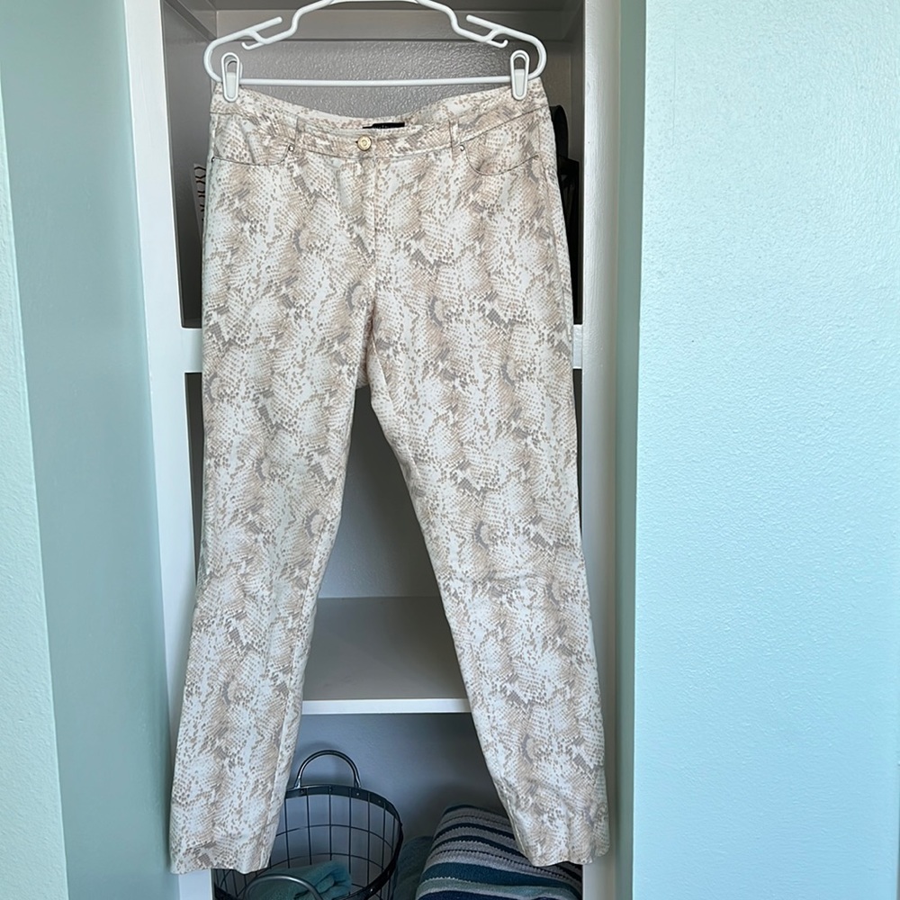 White House Black Market skinny leg